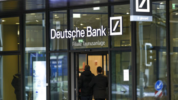 Έφοδος στην Deutsche Bank για ξέπλυμα μαύρου χρήματος - Στο μικροσκόπιο η σχέση με Αμπράμοβιτς