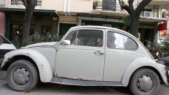 Η Ελλάδα κινείται ακόμα με τα αυτοκίνητα της κρίσης