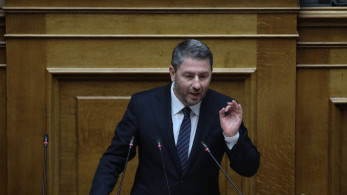 Εκτεθειμένος ο Νίκος Ανδρουλάκης: τι είπε στο Open και τι στη Βουλή για τον Φλωρίδη