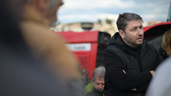 Ο Ανδρουλάκης «μοιράζει» λεφτά: χαϊδεύει τα αυτιά των αγροτοσυνδικαλιστών και πλειοδοτεί