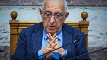 Ο Κακλαμάνης ξεσκεπάζει την υποκρισία Ανδρουλάκη με τις Ανεξάρτητες Αρχές