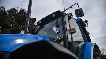 Αγροτικά μπλόκα: σκληραίνει η στάση των αγροτών - κλείσιμο δρόμων και συλλαλητήρια στην Αθήνα