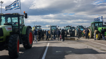 Mπλόκα αγροτών: κλειστό το ρεύμα προς Αθήνα στα διόδια Μαλγάρων - Ανοιχτά τα τελωνεία