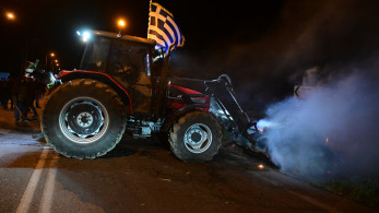 Αγροτικά μπλόκα: Πολιτικός πόλεμος κυβέρνησης - αντιπολίτευσης για τον πρωτογενή τομέα