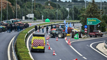 Θέλουν μπλόκα, όχι λύσεις: η αντιπολίτευση επενδύει στο χάος