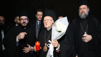 Στην Τούμπα ο Πατριάρχης Βαρθολομαίος: Λευκά τριαντάφυλλα και κεριά στη μνήμη των οπαδών του ΠΑΟΚ