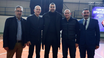 Μετονομάστηκε σε «Γιώργος Πρίντεζης» το κλειστό του Αγίου Δημητρίου (video)