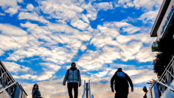 Αυξήσεις μισθών για 1 εκατ. εργαζόμενους - Ποιοι κερδίζουν και πόσα θα δουν στην τσέπη τους