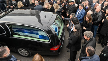 Σε κλίμα οδύνης η κηδεία του 53χρονου λιμενικού - Η Βουλή «υιοθετεί» το παιδί του