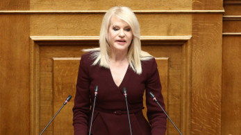 Θεοδώρα Τζάκρη: εξαπέλυσε σκληρές εκφράσεις κατά της Νέας Δημοκρατίας με αφορμή το κόμμα Καρυστιανού
