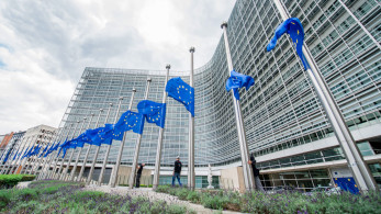 Στον «πάγο» η εμπορική συμφωνία ΕΕ-ΗΠΑ - Μπλόκο μέχρι να ξεκαθαρίσει τη στρατηγική δασμών ο Ντόναλντ Τραμπ