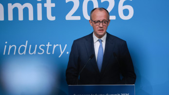 Politico: Ο Μερτς παίρνει μαθήματα από την Ελλάδα για ώρες εργασίας και παραγωγικότητα