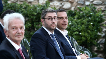 Ανδρουλάκης-Τσίπρας: διαγωνισμός μαυρίλας και μιζέριας