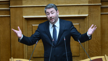 Κωλοτούμπα Ανδρουλάκη: Ψηφίζει τελικά τα βασικά άρθρα της εθνικής κοινωνικής συμφωνίας