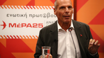 Ο Βαρουφάκης προειδοποιεί τον Τραμπ: μην πειράξεις το αιματηρό καθεστώς του Ιράν