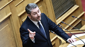 Συντροφικά μαχαιρώματα στο ΠΑΣΟΚ: πάγωσε η τσιμινιέρα του Ανδρουλάκη