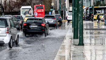Επιδείνωση του καιρού με ισχυρές βροχές, καταιγίδες και ενισχυμένους ανέμους