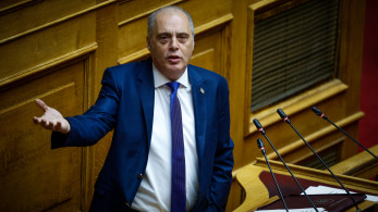 Υποκρισία Βελόπουλου: συλλυπητήρια για νεκρούς, πυρά για μετανάστες – λαϊκισμός χωρίς φρένο