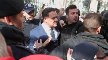 Γιατί ο Γεωργιάδης φορούσε στη Νίκαια μανικετόκουμπα με το εθνόσημο των ΗΠΑ (video)