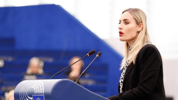 Παρέμβαση Ελεονώρας Μελέτη για τη σύγχρονη δολοφονία χαρακτήρα στο διαδίκτυο