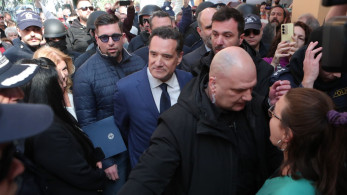 Άδωνις Γεωργιάδης για τραμπουκισμούς στη Νίκαια: «Η βία του ΚΚΕ και ΑΝΤΑΡΣΥΑ δεν μπορεί να επικρατήσει» (video)