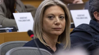 Η πτώση Καρυστιανού στις μετρήσεις και οι συνεντεύξεις σε ελεγχόμενο περιβάλλον