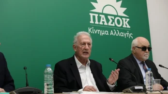 ΠΑΣΟΚ: Τα παρατράγουδα της διεύρυνσης, οι νέες προσχωρήσεις και το καρφί Δούκα