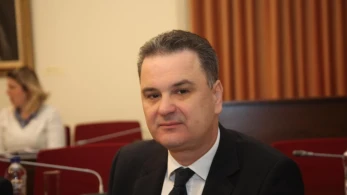 Ξυνίδης για ΠΑΣΟΚ: Αυτό δεν είναι συνέδριο, είναι αυτοεξευτελισμός