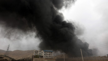 Πυκνό τοξικό νέφος πάνω από την Τεχεράνη μετά από ισραηλινό πλήγμα σε πετρελαϊκές εγκαταστάσεις (video)