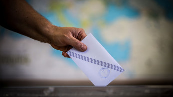 Όλα για όλα από την αντιπολίτευση: οδηγούν στον βούρκο την πολιτική ζωή - Ο πανικός των δημοσκοπήσεων