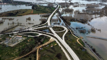 Αγωνία και επιφυλακή στον Έβρο - Μάχη με τα νερά σε Λάβαρα και γύρω περιοχές
