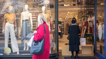 Το λιανεμπόριο μεταξύ χαμηλού τζίρου και ακάλυπτων επιταγών