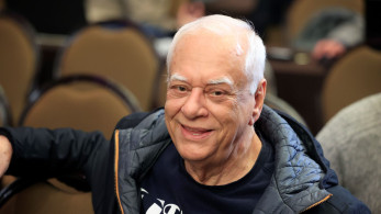 Ο Τσίπρας δεν άλλαξε: οι… γκρίζοι κρόταφοι και το «μήνυμα» Καρτερού τους συντρόφους