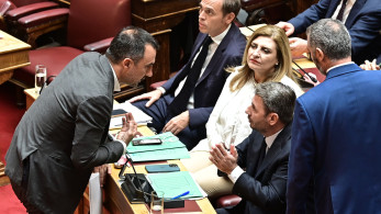 Η «συμμαχία της απελπισίας» ξαναχτυπά: αναζητούν σανίδα σωτηρίας στις παρακολουθήσεις