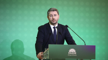 Από τη Magna Grecia στη… Eurovision: Δώδεκα Πόντοι στον Ανδρουλάκη για το σκηνικό, μηδέν για πολιτική πρόταση (video)