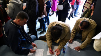 Γιατί απομακρύνεται το αναποφάσιστο Κέντρο από το ΠΑΣΟΚ;