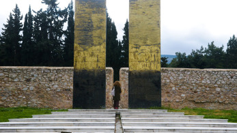 Καισαριανή: μεταβιβάστηκαν στο υπουργείο Πολιτισμού οι φωτογραφίες των εκτελεσθέντων