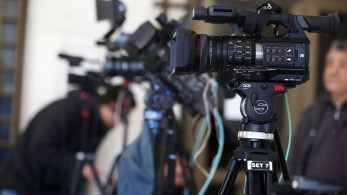 Novartis, ξυλόλια, ΟΠΕΚΕΠΕ: οι σκευωρίες και η ανθρωποφαγία που τρέφουν την τοξικότητα της αντιπολίτευσης