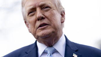 Ντόναλντ Τραμπ: Θα υπάρξει μια πολύ σοβαρή αλλαγή καθεστώτος στο Ιράν