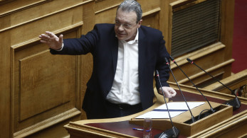 Κατηγορεί και υποσκάπτει: Ο Σωκράτης Φάμελλος και η πολιτική του αστάθεια