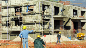 e-ΕΦΚΑ: σήμερα καταβάλλεται το αδειοδωρόσημο Πάσχα 2026 στους οικοδόμους