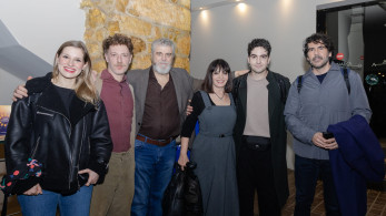 «Εμπορικόν»: ηθοποιοί και καλεσμένοι της παράστασης «Ένα κάποιο κενό» μοιράζονται  άγνωστες στιγμές