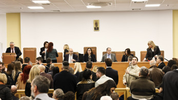 Δίκη για τα Τέμπη: διακοπή για την 1η Απριλίου - Κατάμεστη η αίθουσα και ένταση στη Λάρισα