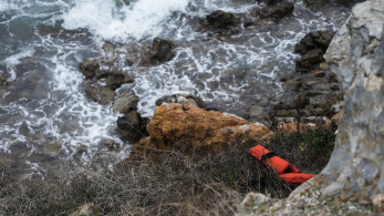 Σε εξέλιξη μεγάλη επιχείρηση διάσωσης για αγνοούμενο δύτη στα Λιμανάκια Βουλιαγμένης