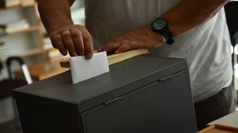 Ξεσάλωσαν τα διαπλεκόμενα: πιέζουν για πρόωρες εκλογές μέσω της σκανδαλολογίας