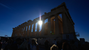 Γραφείο προϋπολογισμού: Η παγκόσμια αστάθεια πιέζει τον πληθωρισμό, αλλά η ελληνική οικονομία δείχνει αντοχές