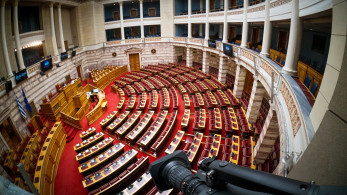 Η «συμμαχία της μιζέριας», η «λάσπη» στον ανεμιστήρα και ο κουβάς της αντιπολίτευσης