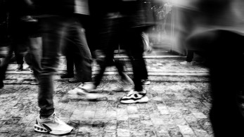 Αλλού οι πολίτες, αλλού η αντιπολίτευση: κομματική περιχαράκωση και τοξικότητα