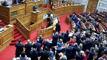 Άλλοι με τη σταθερότητα κι άλλοι με το χάος