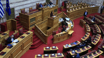 Κατώτατος μισθός: Ρεσιτάλ λαϊκισμού από την αντιπολίτευση - «Λεφτόδεντρα» και κενές υποσχέσεις